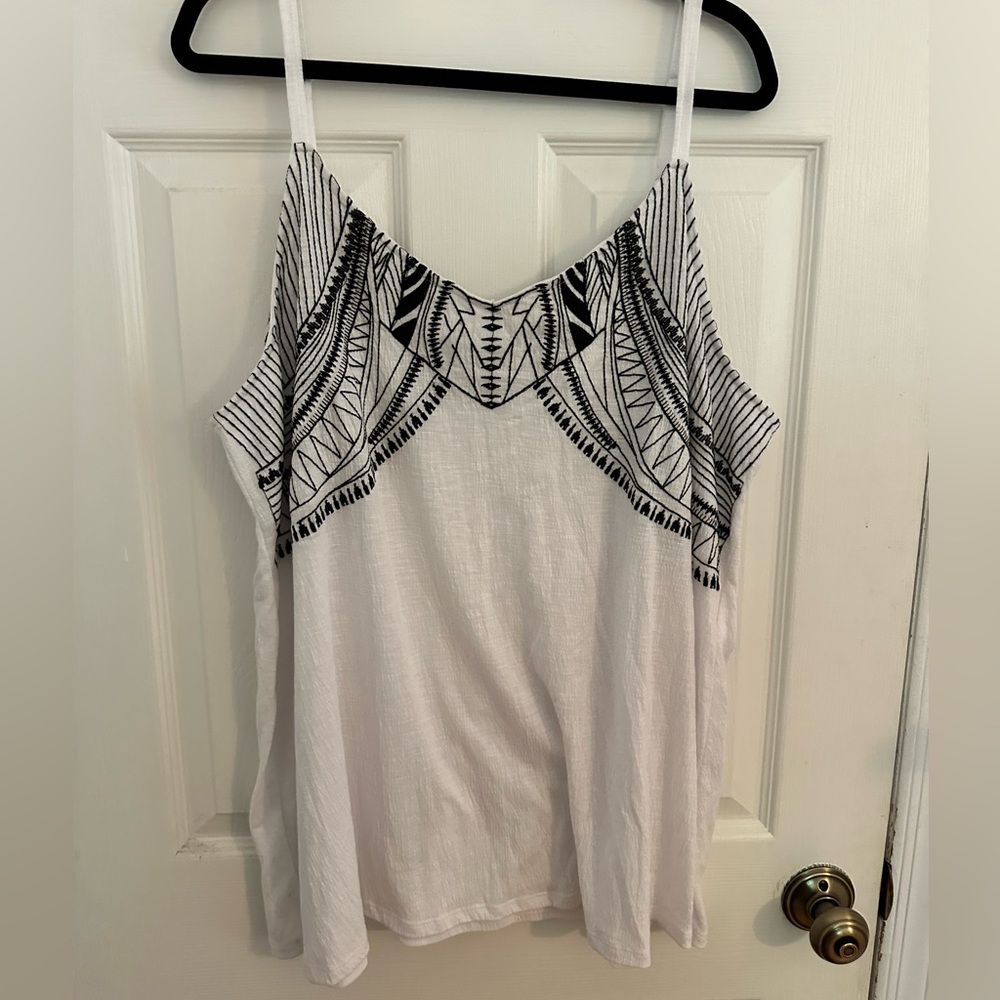 TORRID | SZ. 3| tank with unique embroidery
